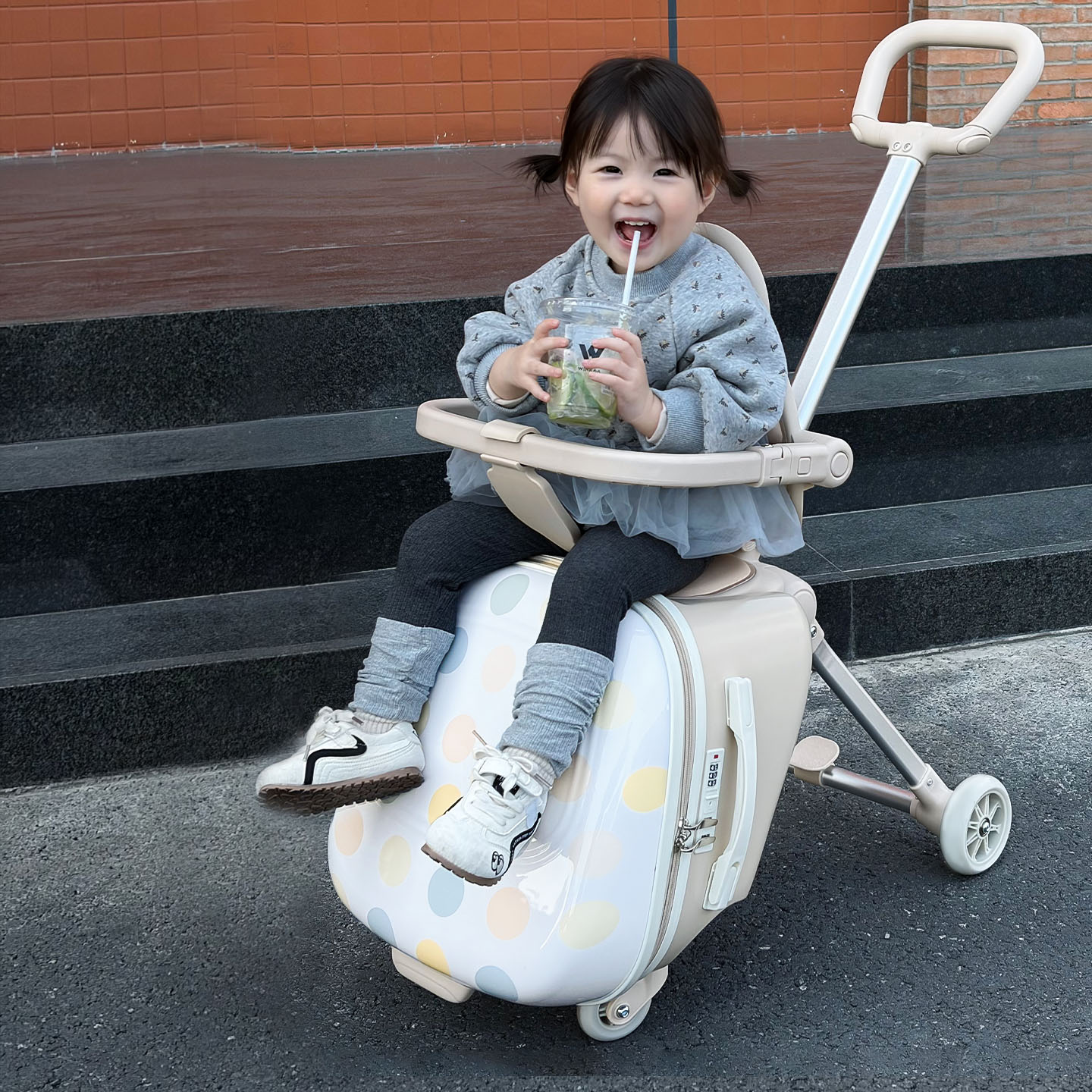 Baby Nursery Trolley - Детский чемодан-каталка Bunnyfly: 20-дюймовая складная коляска-чемодан