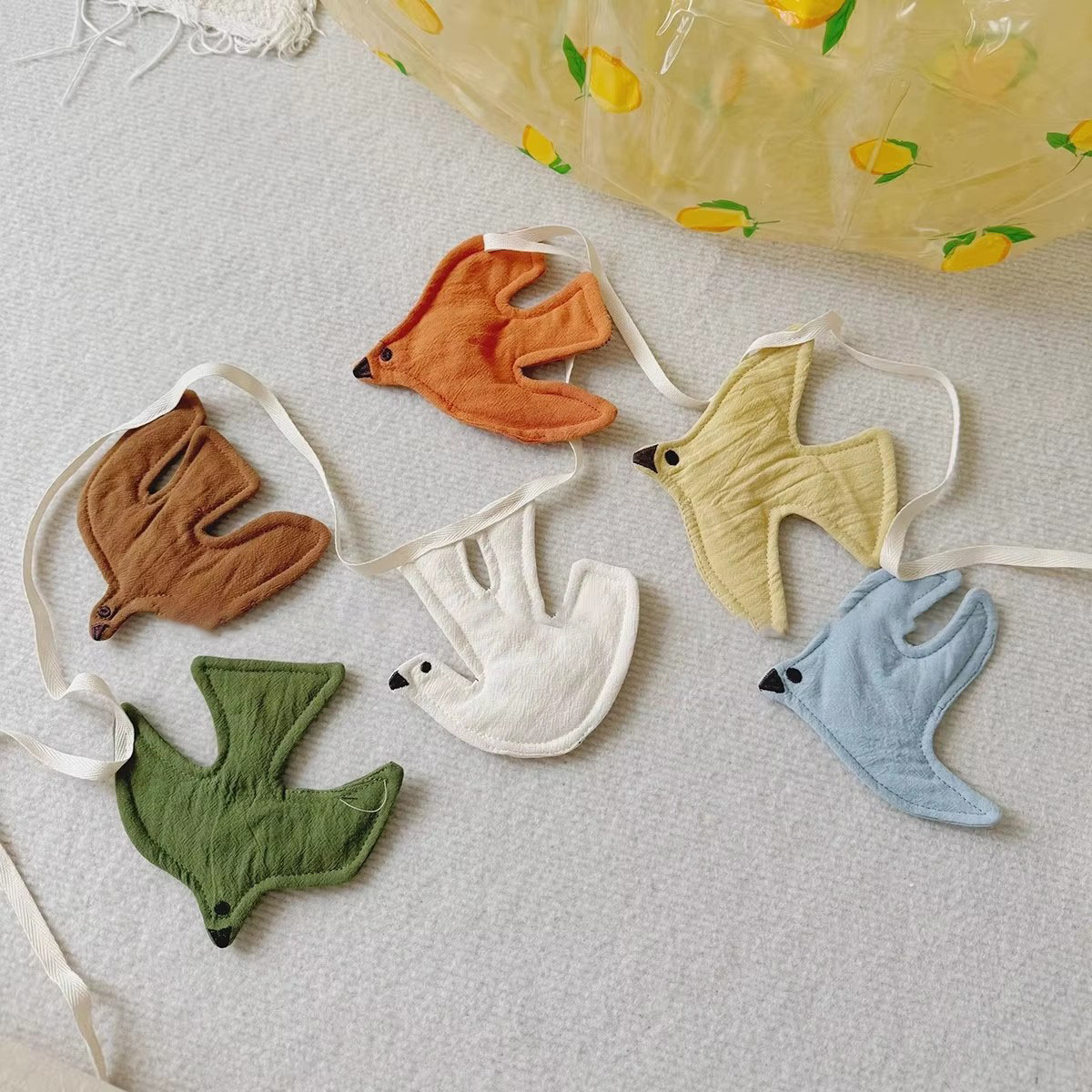 Baby Nursery Artwork - Тканевая гирлянда-флажки с птицами для детской